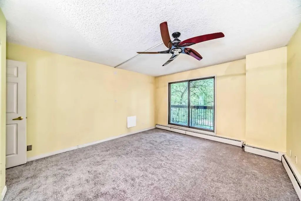 659 4 Avenue NE Calgary AB T2E 0J9