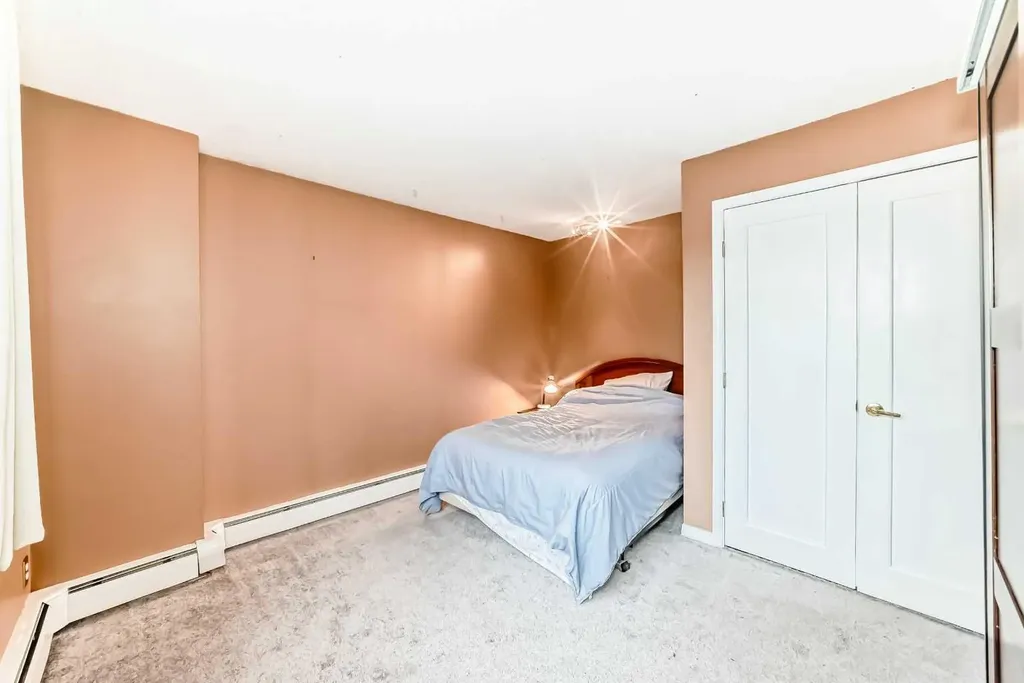 659 4 Avenue NE Calgary AB T2E 0J9