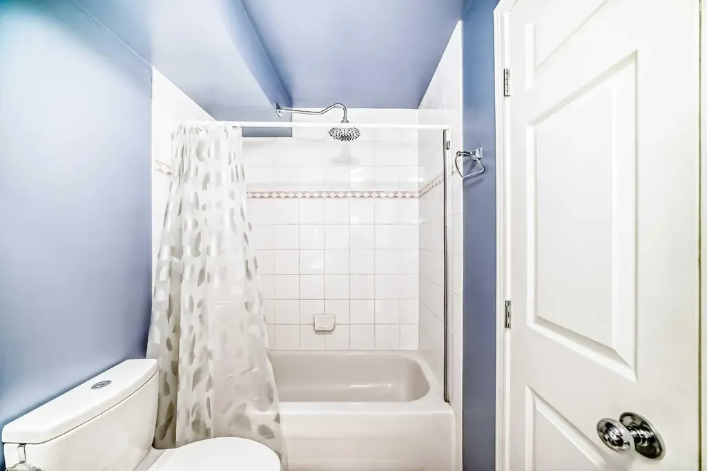 659 4 Avenue NE Calgary AB T2E 0J9