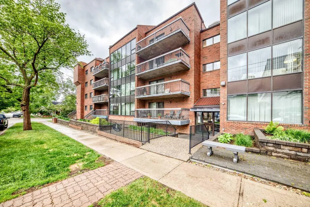 659 4 Avenue NE Calgary AB T2E 0J9