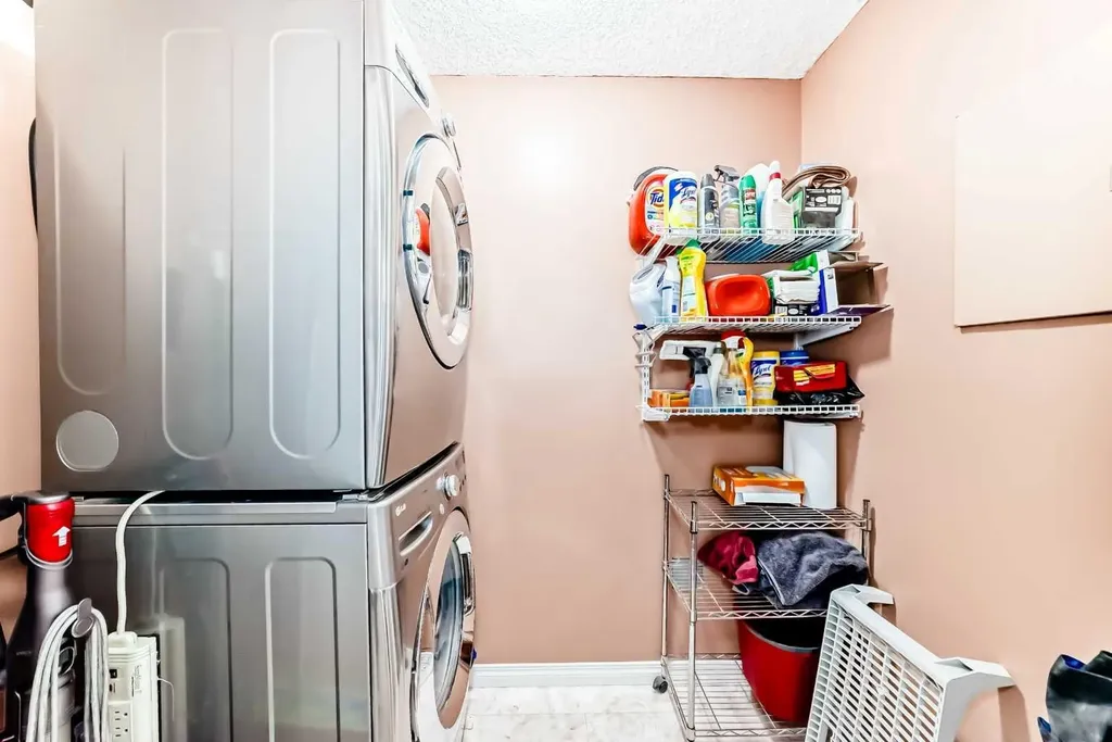 659 4 Avenue NE Calgary AB T2E 0J9