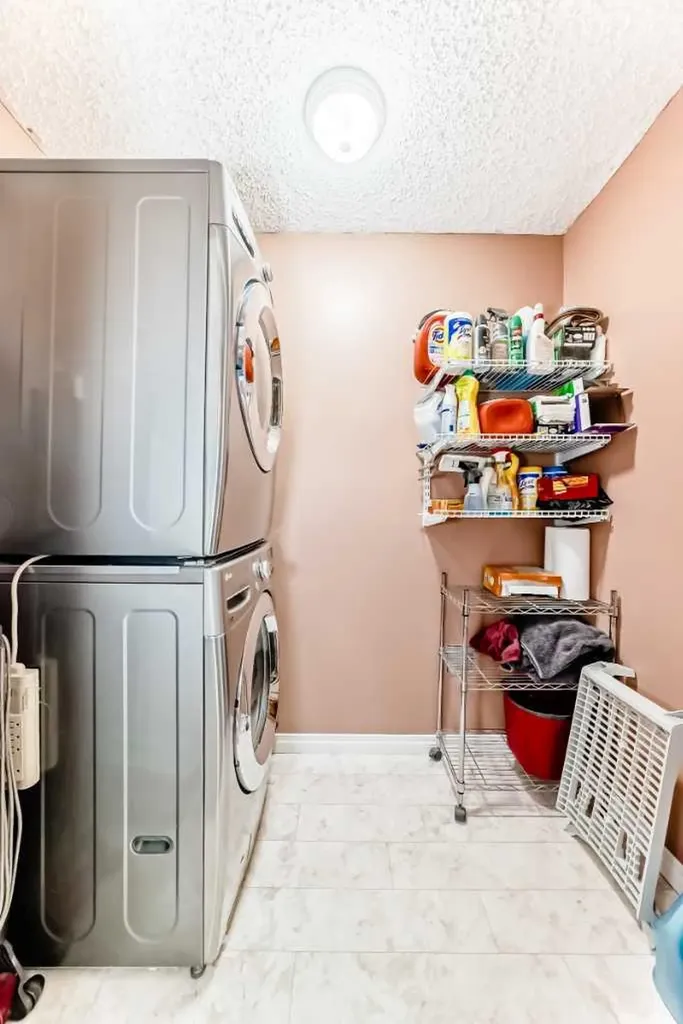 659 4 Avenue NE Calgary AB T2E 0J9