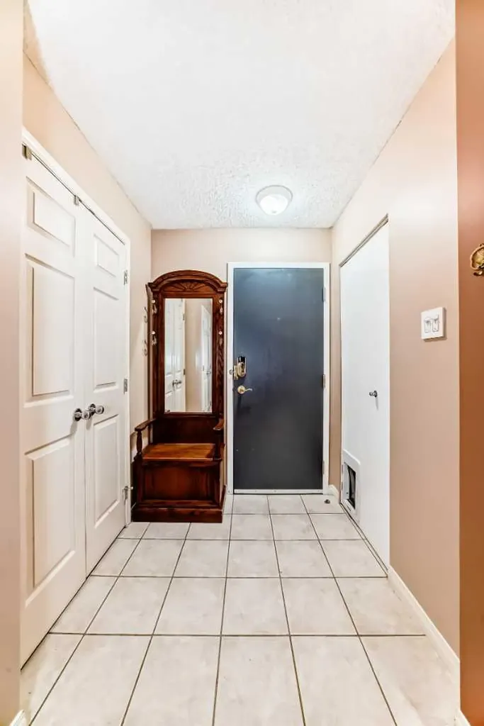 659 4 Avenue NE Calgary AB T2E 0J9