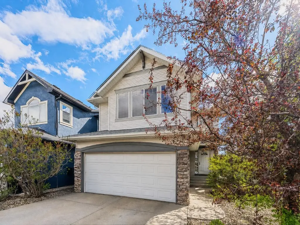 143 Cougarstone Square SW Calgary AB T3H 5J4