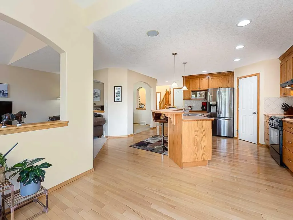 143 Cougarstone Square SW Calgary AB T3H 5J4
