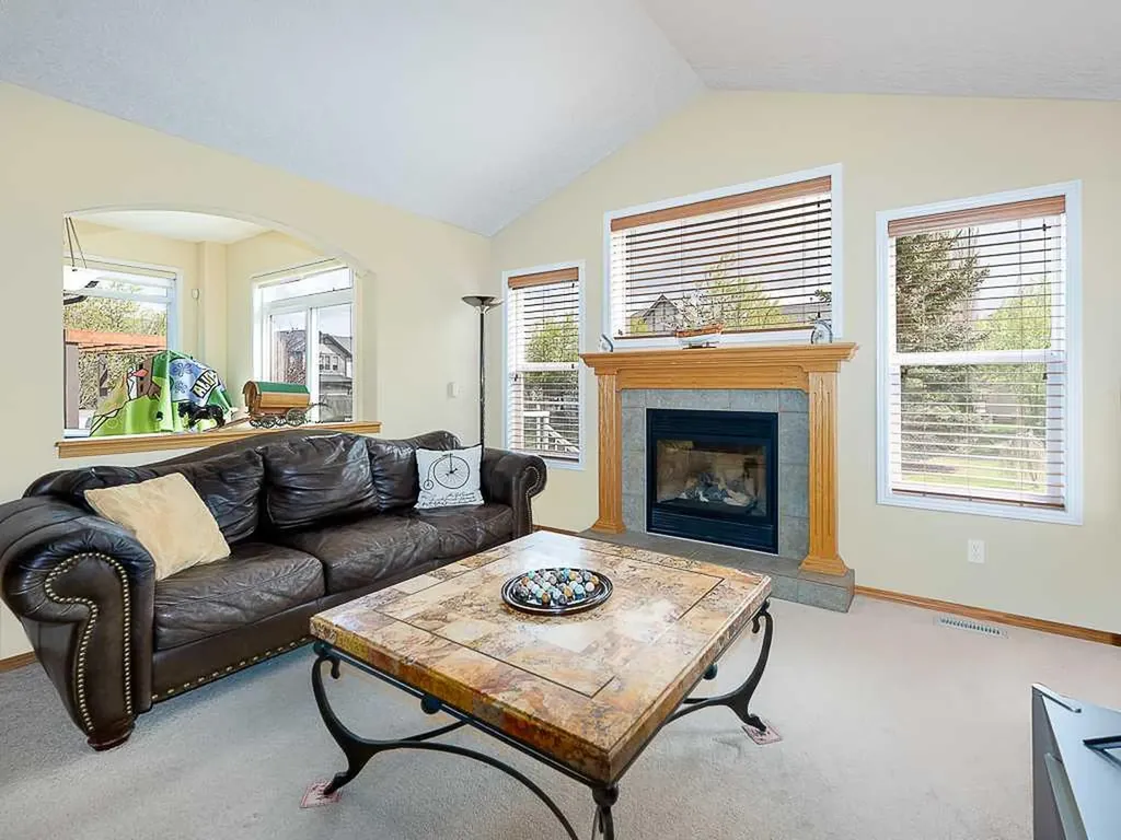 143 Cougarstone Square SW Calgary AB T3H 5J4