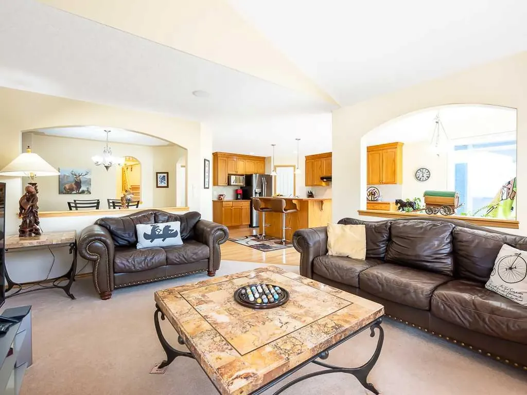 143 Cougarstone Square SW Calgary AB T3H 5J4