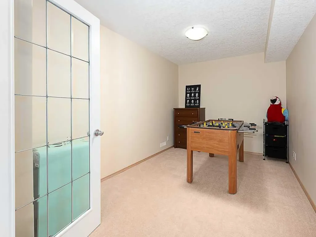 143 Cougarstone Square SW Calgary AB T3H 5J4