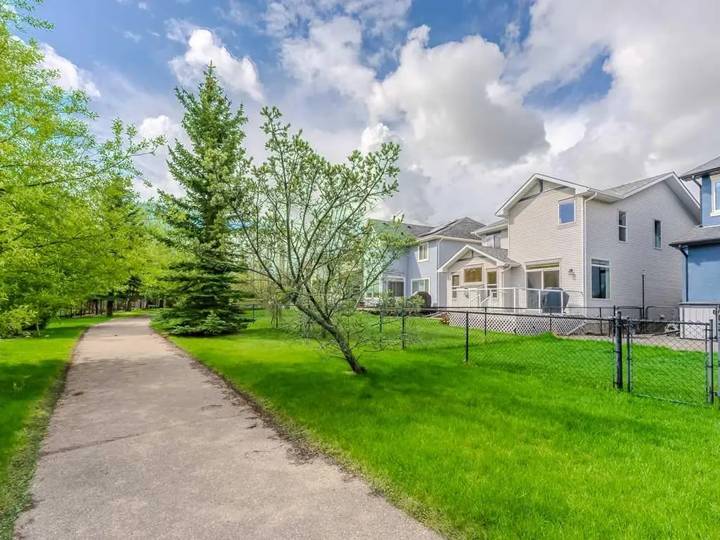 143 Cougarstone Square SW Calgary AB T3H 5J4
