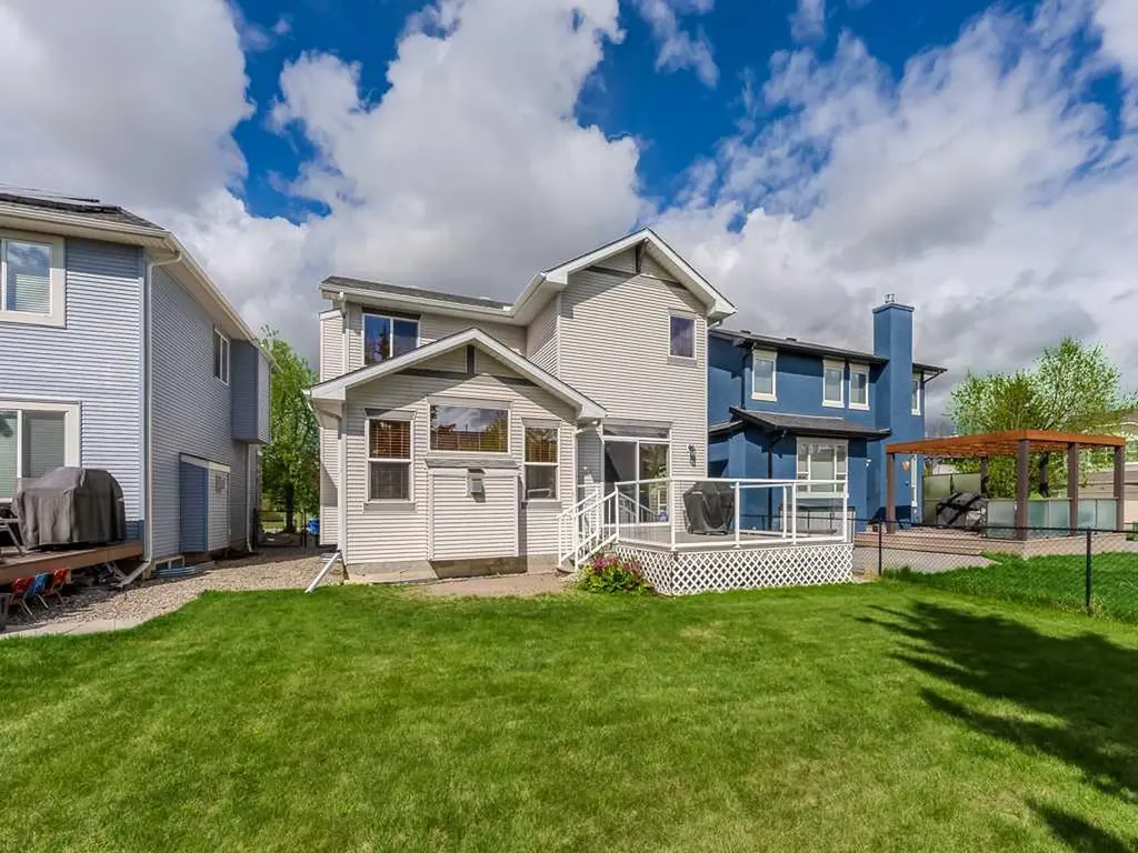 143 Cougarstone Square SW Calgary AB T3H 5J4