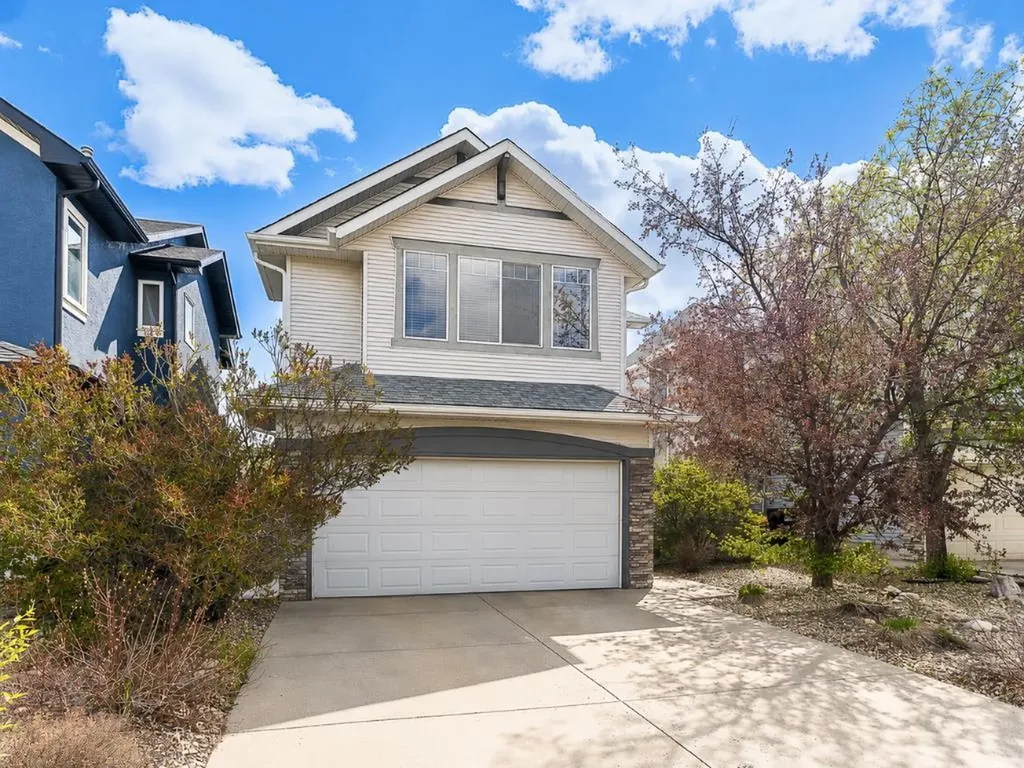 143 Cougarstone Square SW Calgary AB T3H 5J4