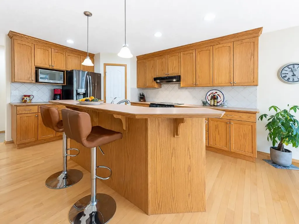 143 Cougarstone Square SW Calgary AB T3H 5J4