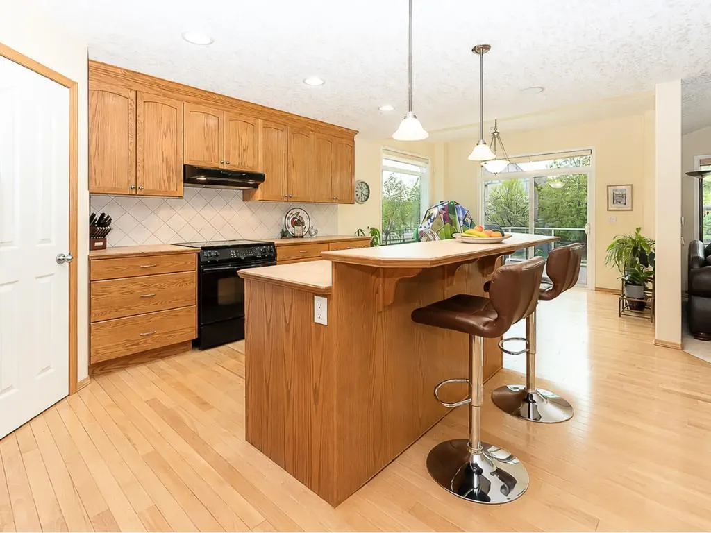143 Cougarstone Square SW Calgary AB T3H 5J4