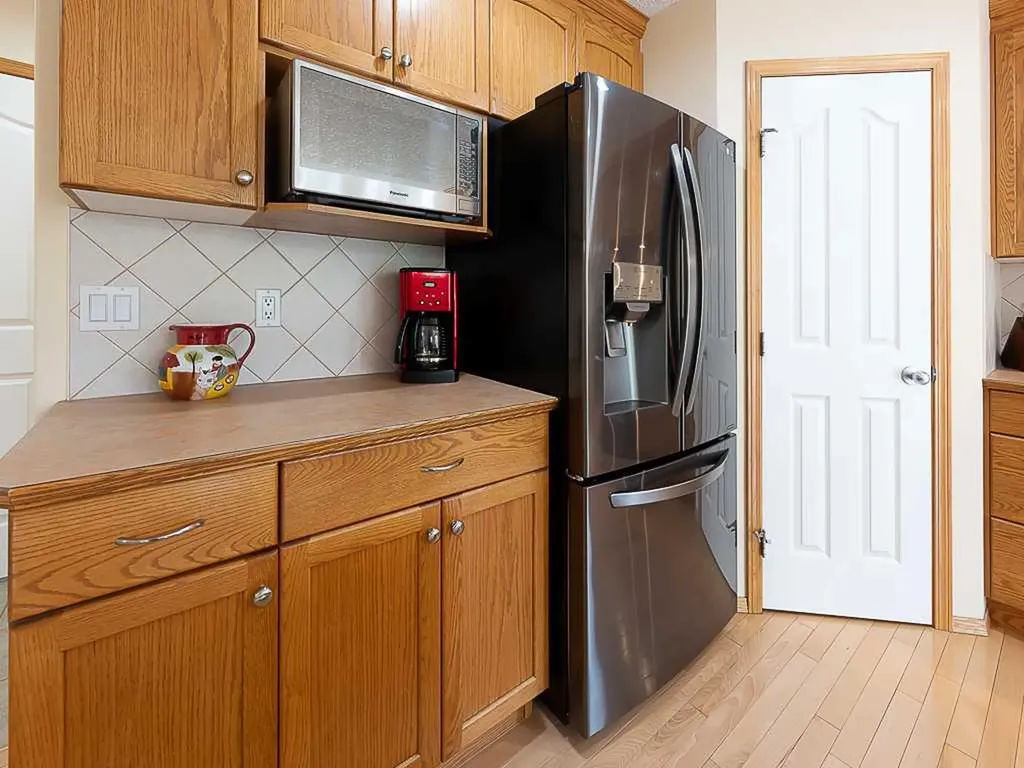 143 Cougarstone Square SW Calgary AB T3H 5J4