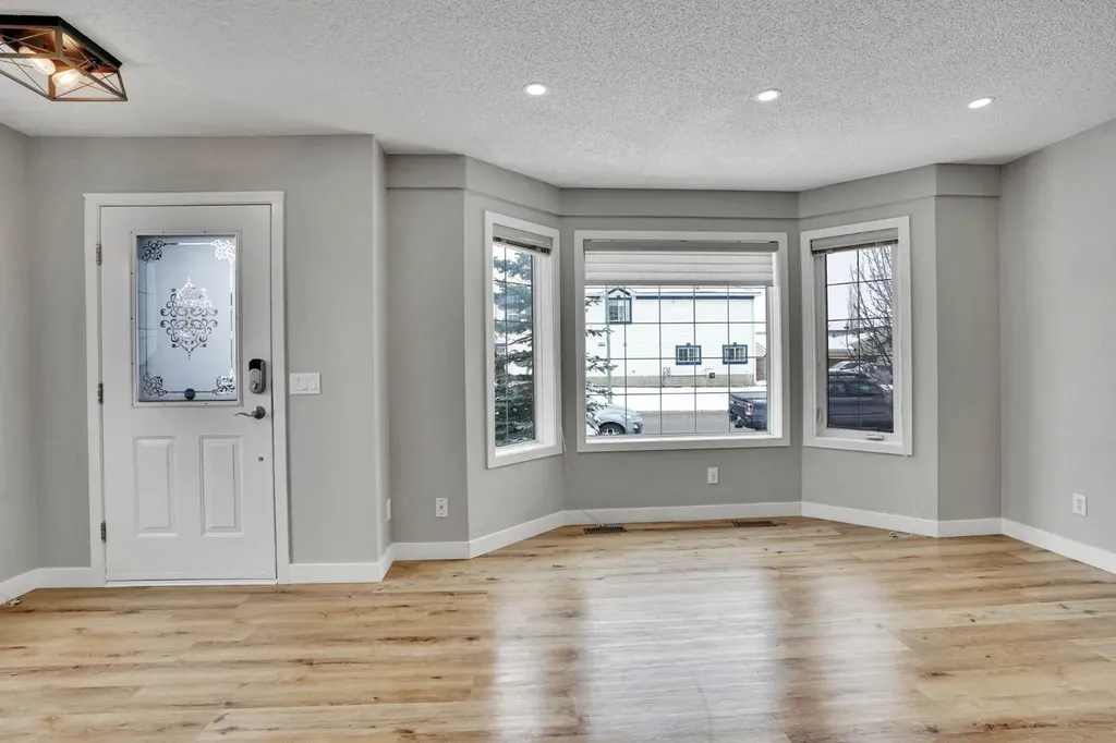 255 Citadel Acres Close NW Calgary AB T3G 5A7