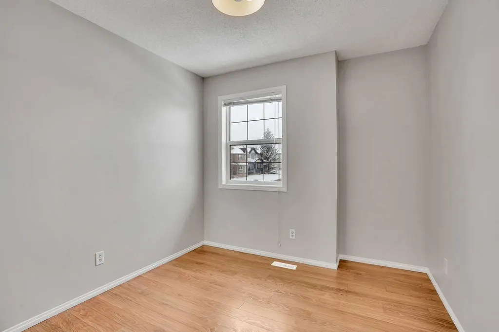 255 Citadel Acres Close NW Calgary AB T3G 5A7