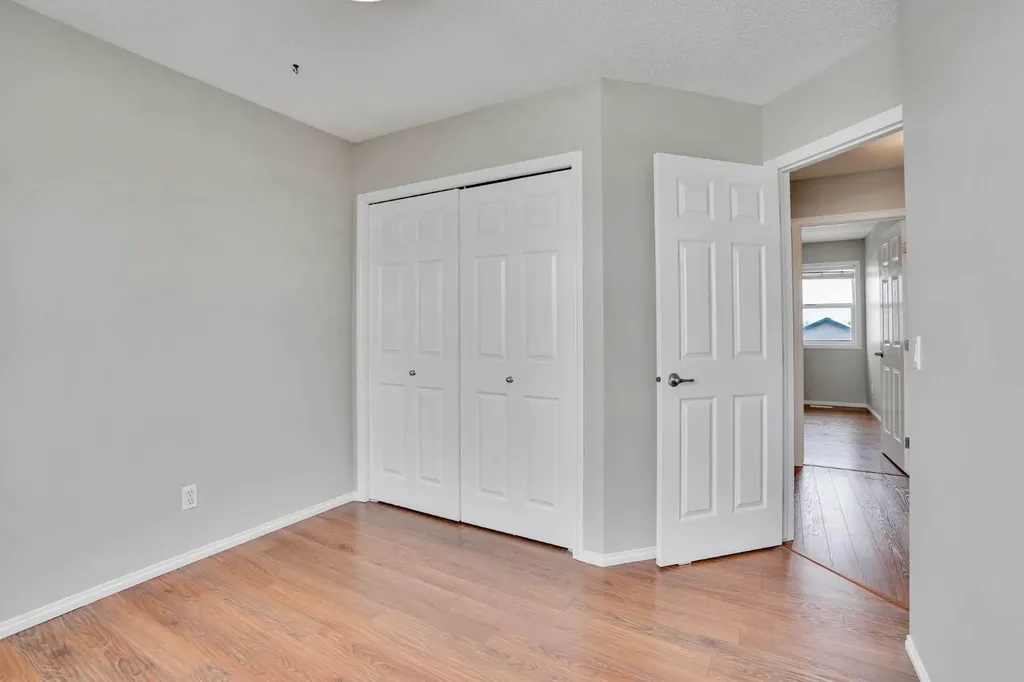 255 Citadel Acres Close NW Calgary AB T3G 5A7