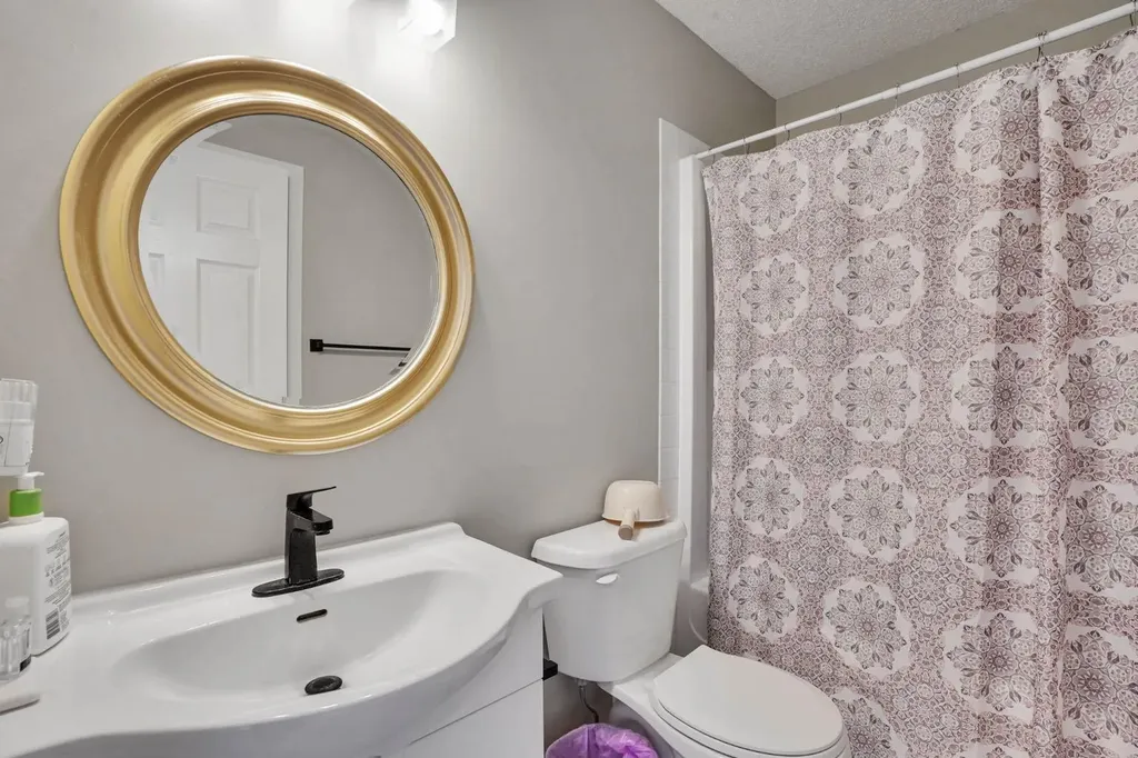 255 Citadel Acres Close NW Calgary AB T3G 5A7