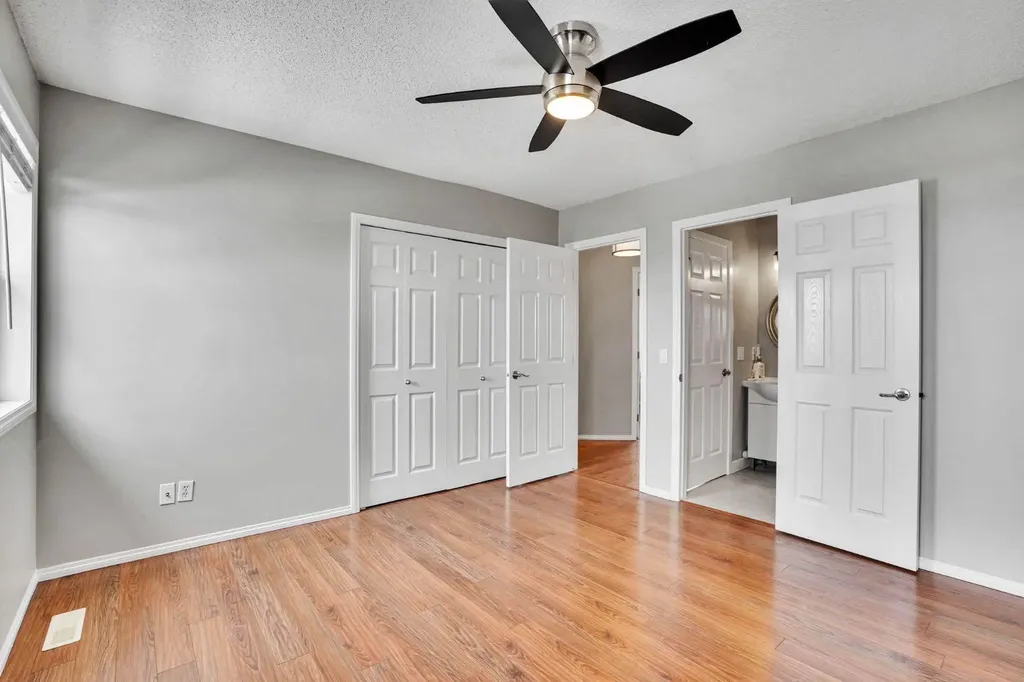 255 Citadel Acres Close NW Calgary AB T3G 5A7