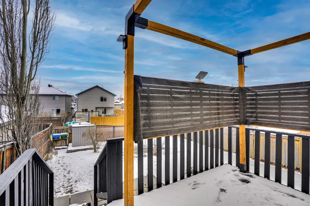 255 Citadel Acres Close NW Calgary AB T3G 5A7