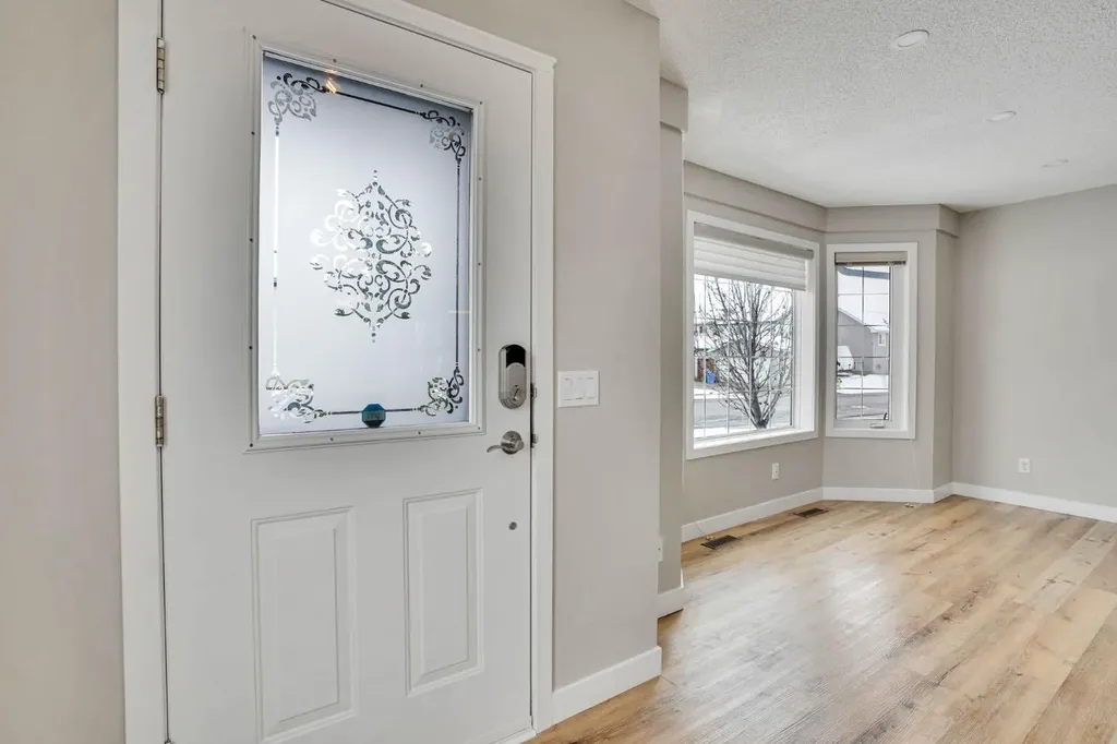 255 Citadel Acres Close NW Calgary AB T3G 5A7