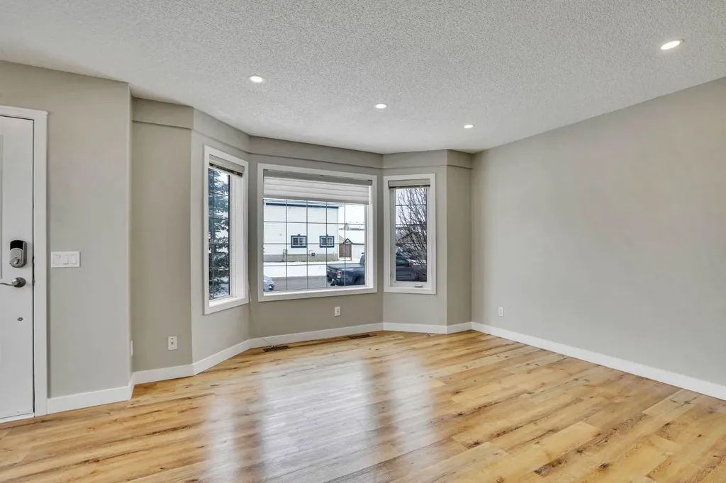 255 Citadel Acres Close NW Calgary AB T3G 5A7