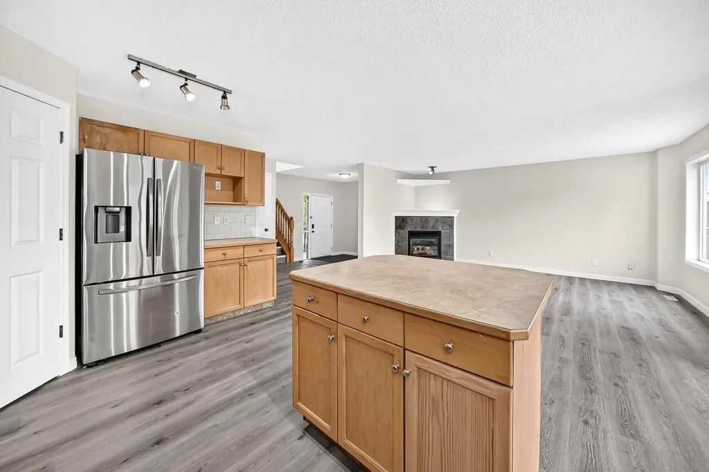 531 Stonegate Road NW Airdrie AB T4B 2Z9