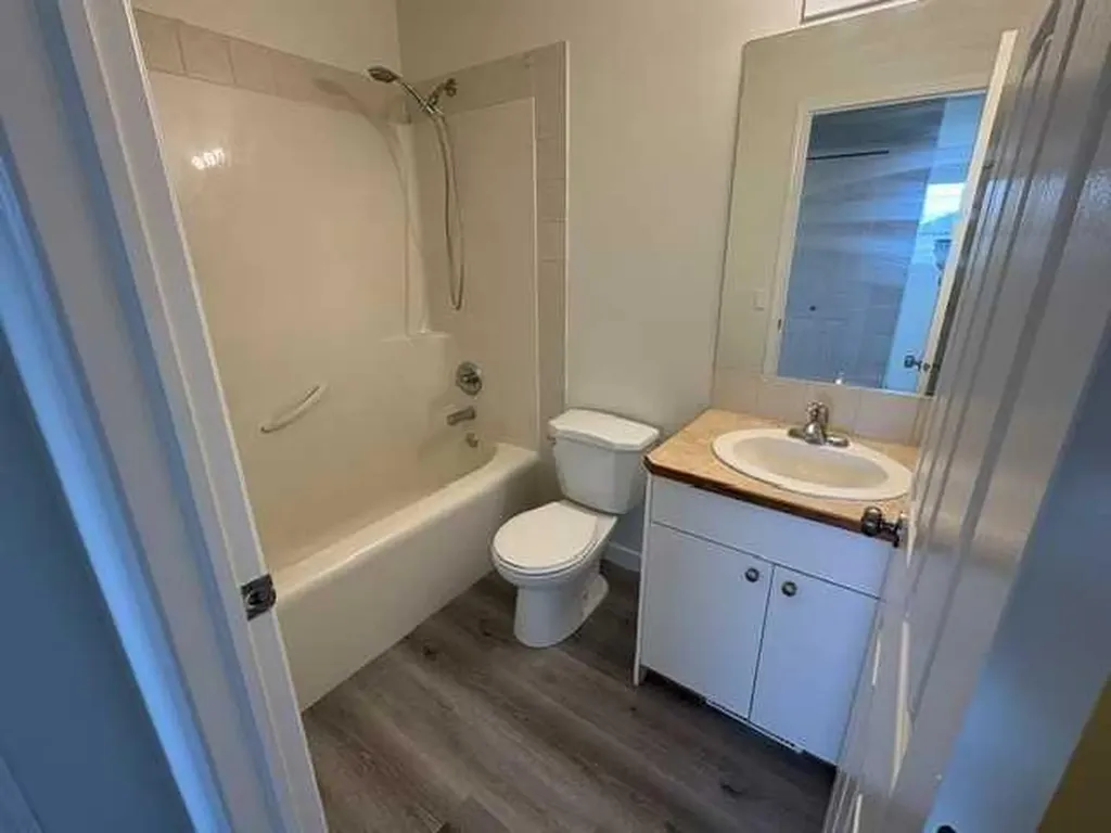 531 Stonegate Road NW Airdrie AB T4B 2Z9