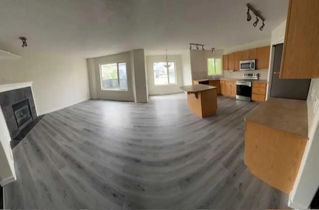 531 Stonegate Road NW Airdrie AB T4B 2Z9