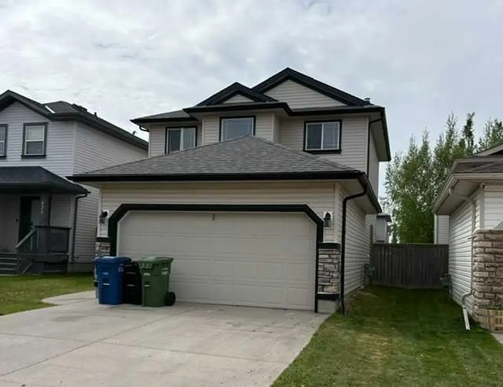 531 Stonegate Road NW Airdrie AB T4B 2Z9