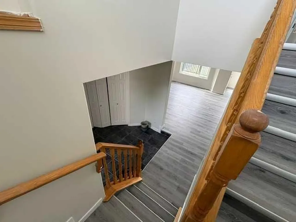 531 Stonegate Road NW Airdrie AB T4B 2Z9