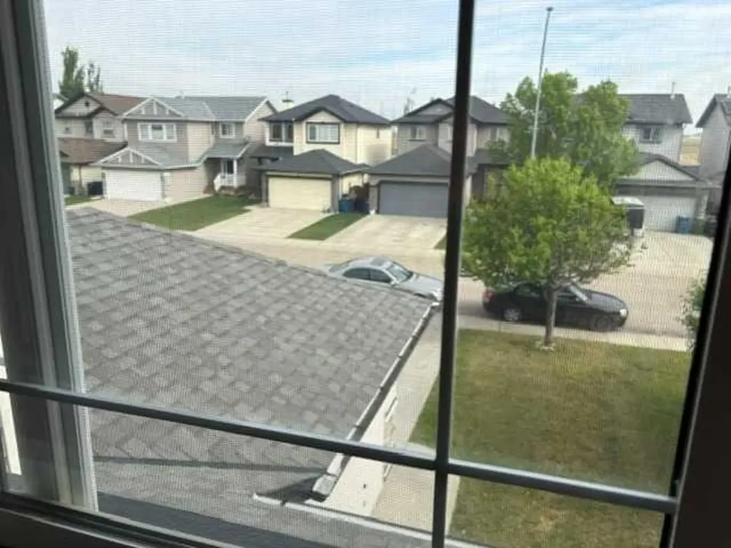 531 Stonegate Road NW Airdrie AB T4B 2Z9