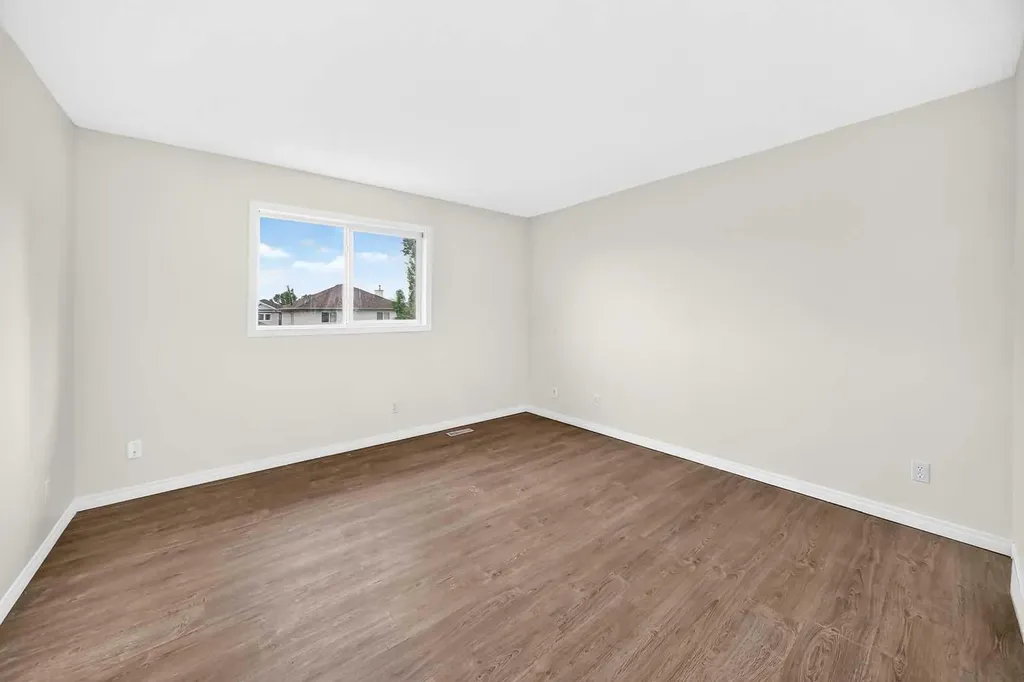 531 Stonegate Road NW Airdrie AB T4B 2Z9