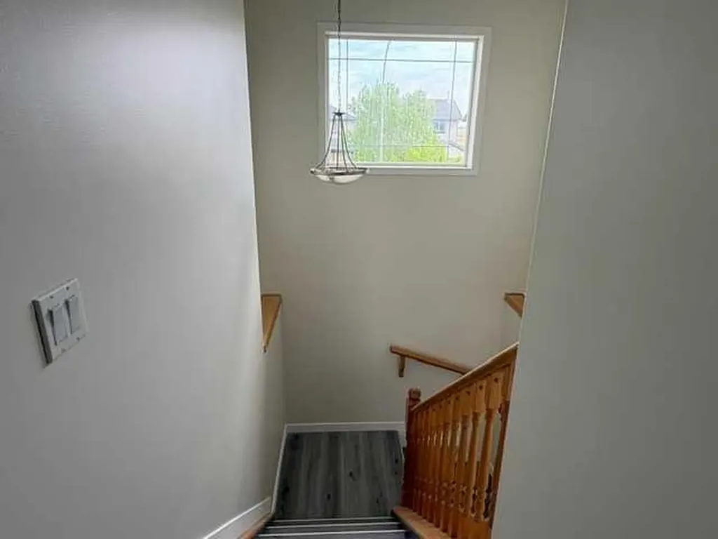 531 Stonegate Road NW Airdrie AB T4B 2Z9