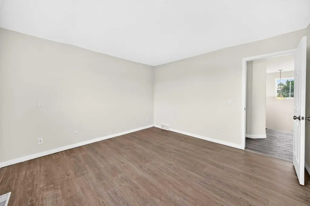 531 Stonegate Road NW Airdrie AB T4B 2Z9