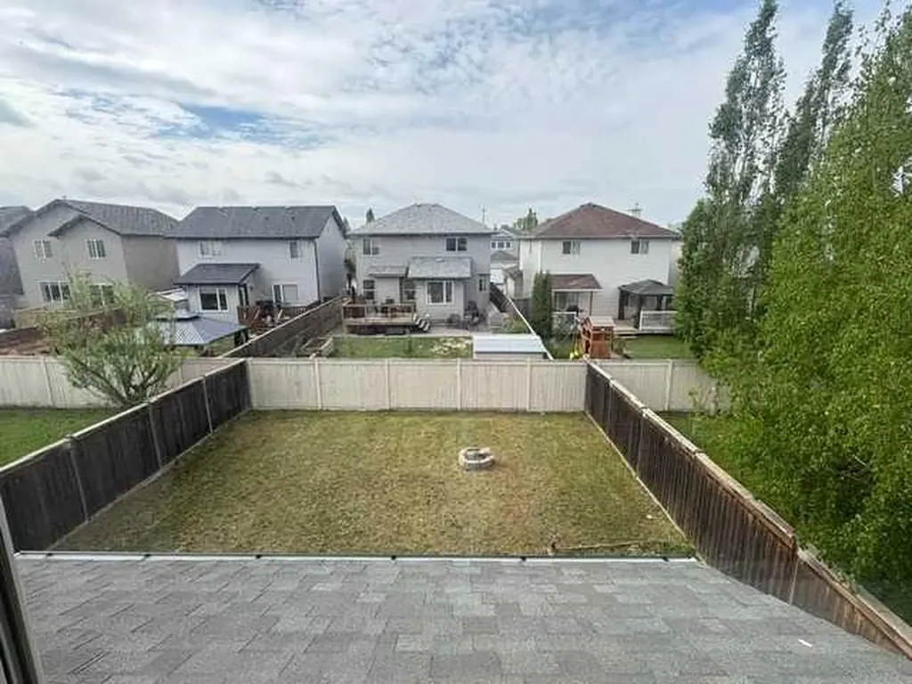 531 Stonegate Road NW Airdrie AB T4B 2Z9