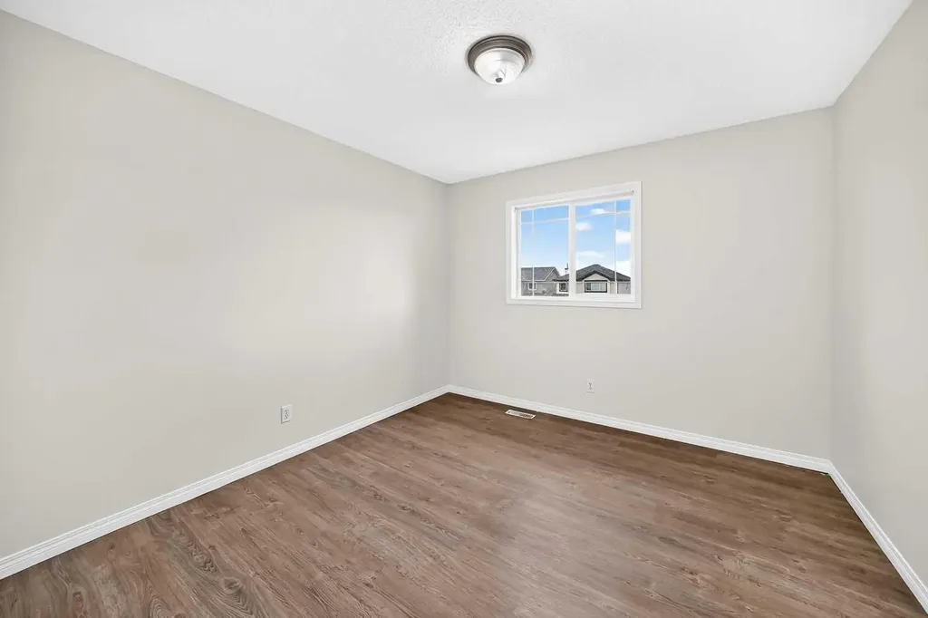 531 Stonegate Road NW Airdrie AB T4B 2Z9