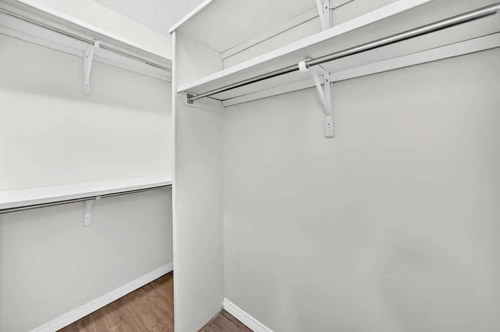 531 Stonegate Road NW Airdrie AB T4B 2Z9