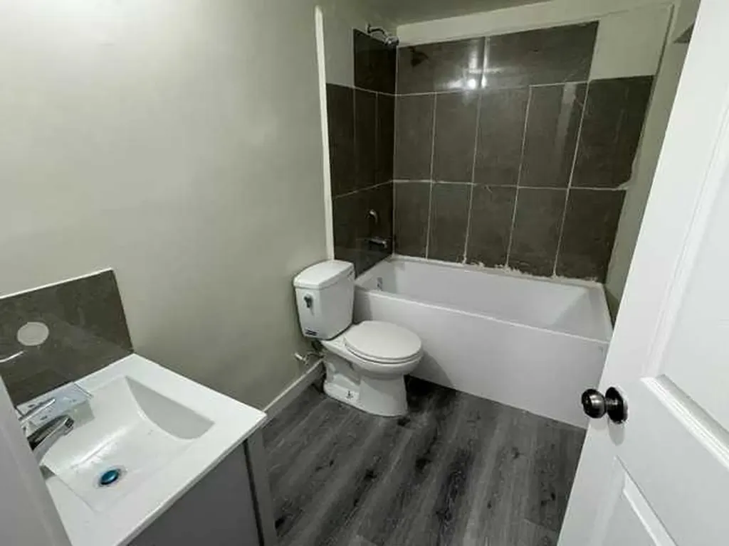 531 Stonegate Road NW Airdrie AB T4B 2Z9
