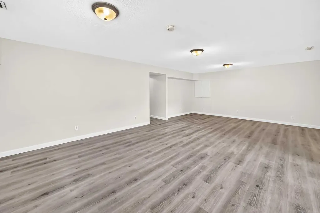 531 Stonegate Road NW Airdrie AB T4B 2Z9