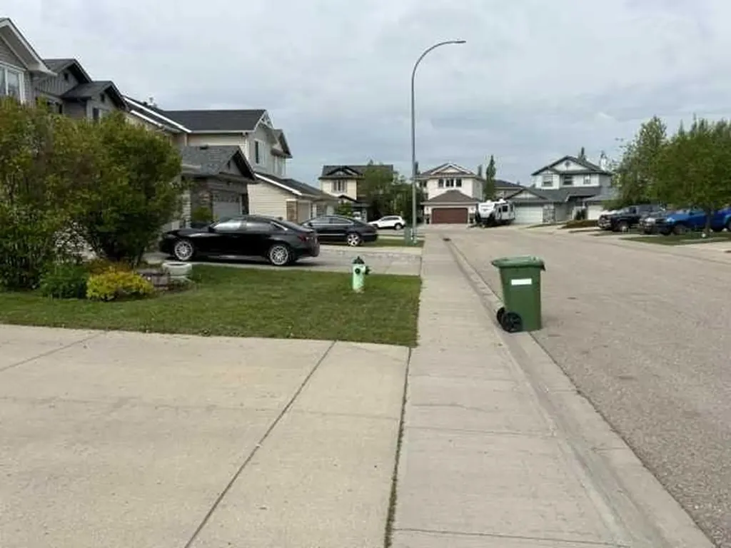 531 Stonegate Road NW Airdrie AB T4B 2Z9