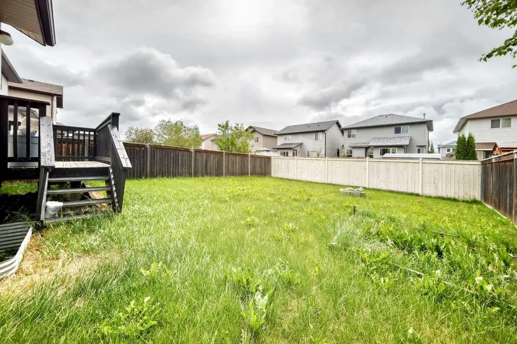 531 Stonegate Road NW Airdrie AB T4B 2Z9