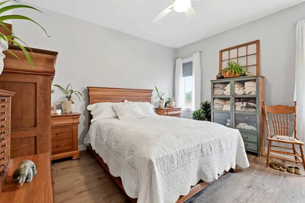 4431 53 Street Rocky Mountain House AB T4T 0C3