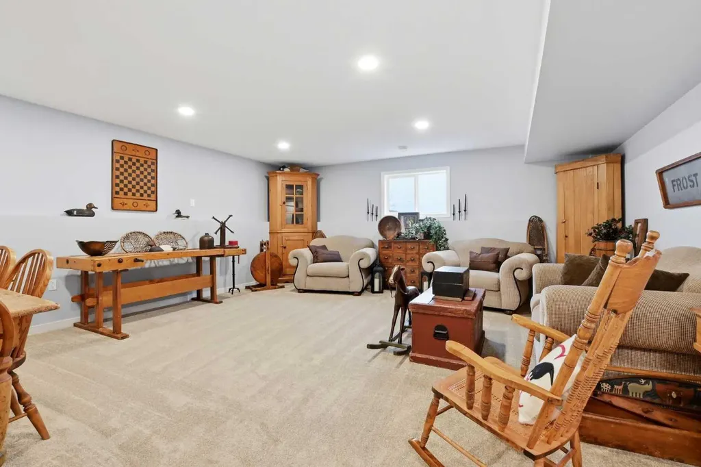 4431 53 Street Rocky Mountain House AB T4T 0C3
