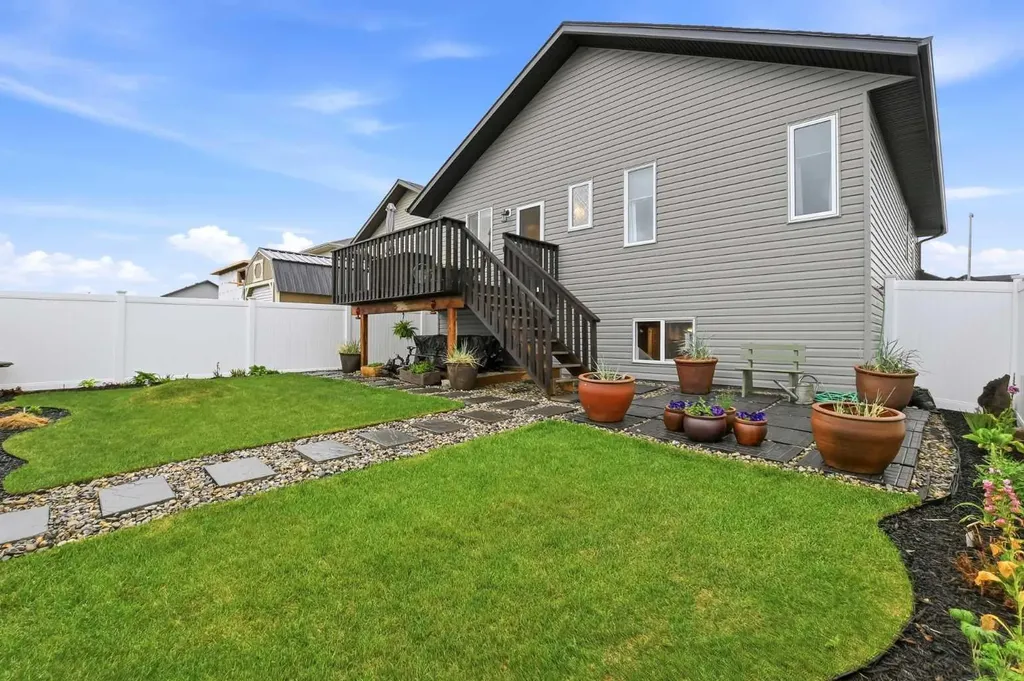 4431 53 Street Rocky Mountain House AB T4T 0C3