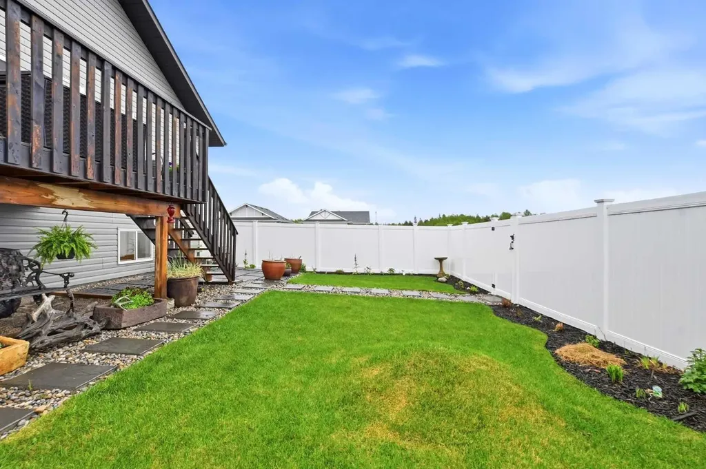 4431 53 Street Rocky Mountain House AB T4T 0C3