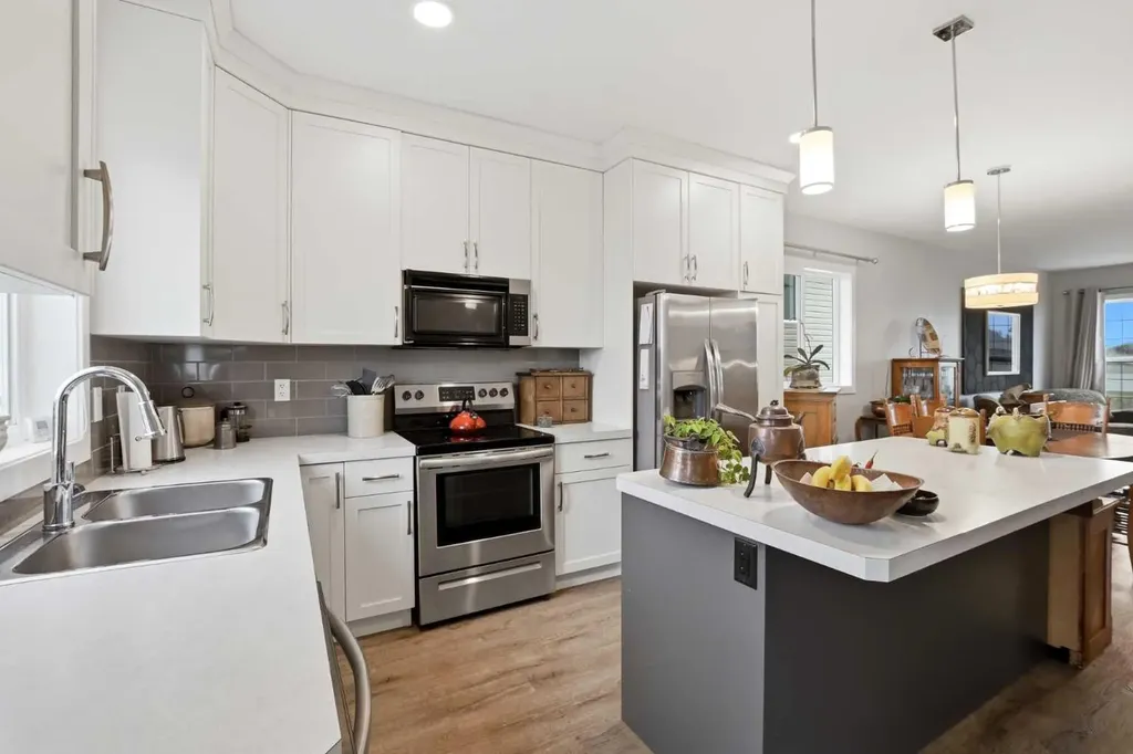 4431 53 Street Rocky Mountain House AB T4T 0C3