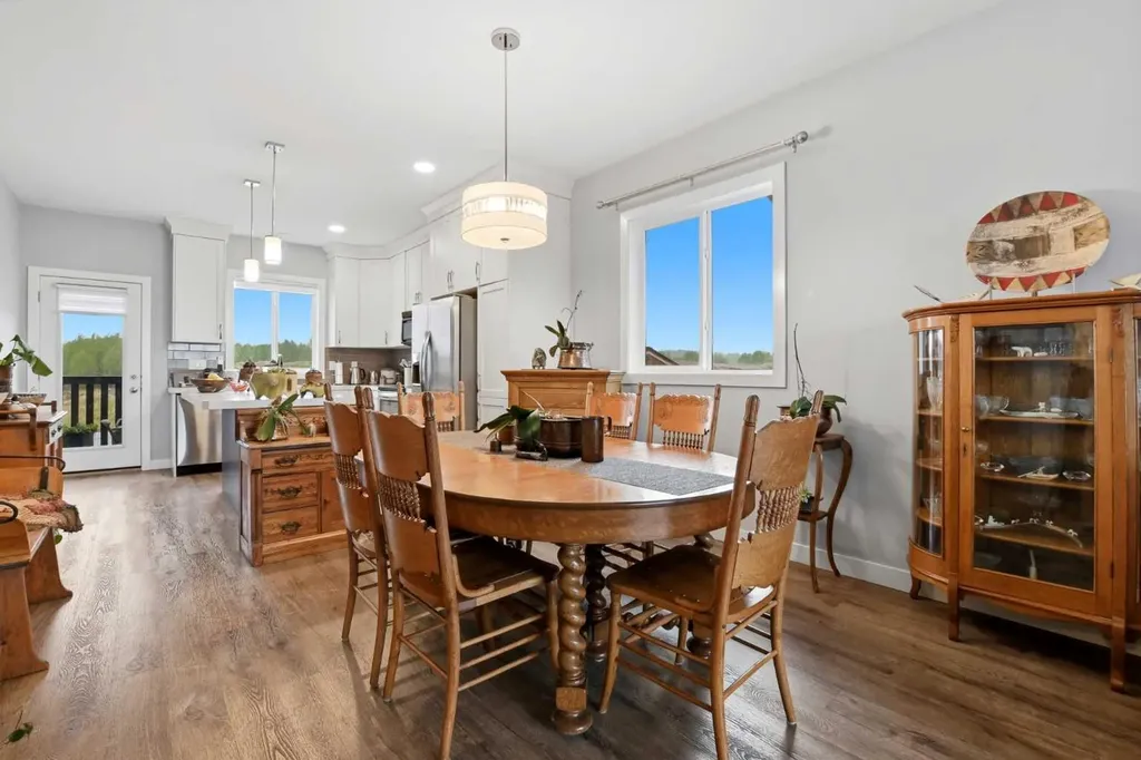 4431 53 Street Rocky Mountain House AB T4T 0C3