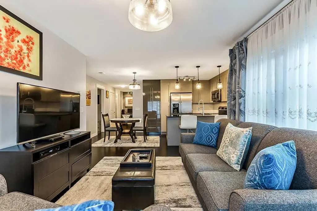 11 Mahogany Row SE Calgary AB T3M 2L6