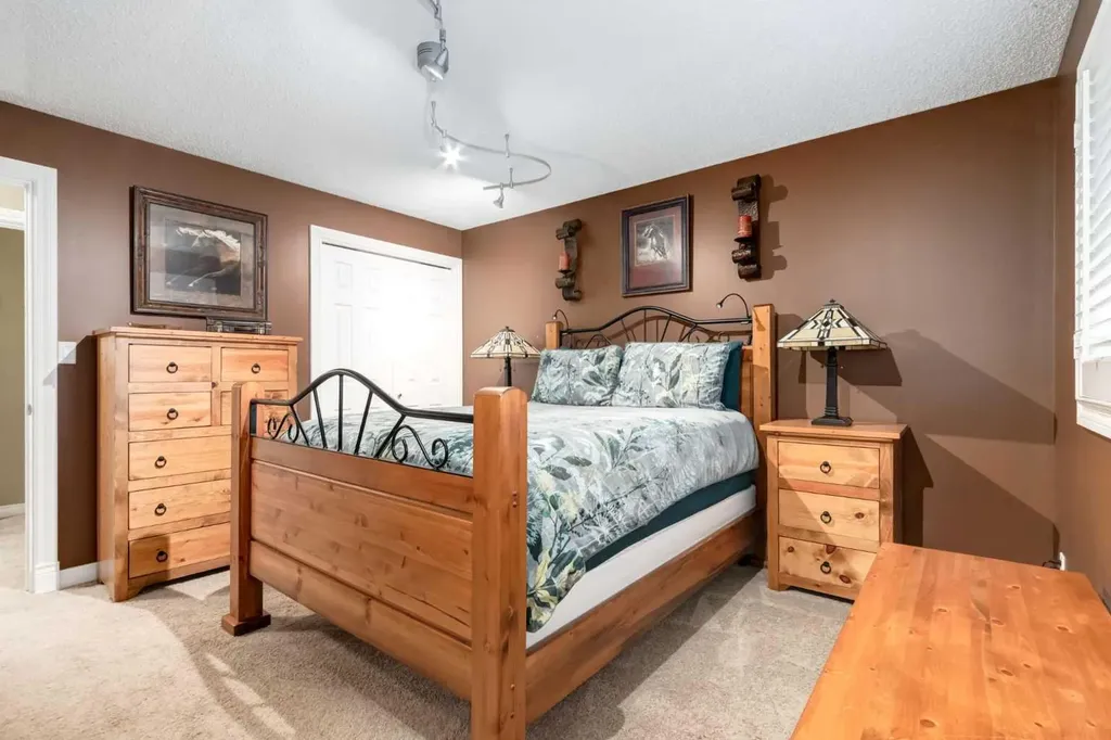 180 Parkridge Place SE Calgary AB T2J 4V9